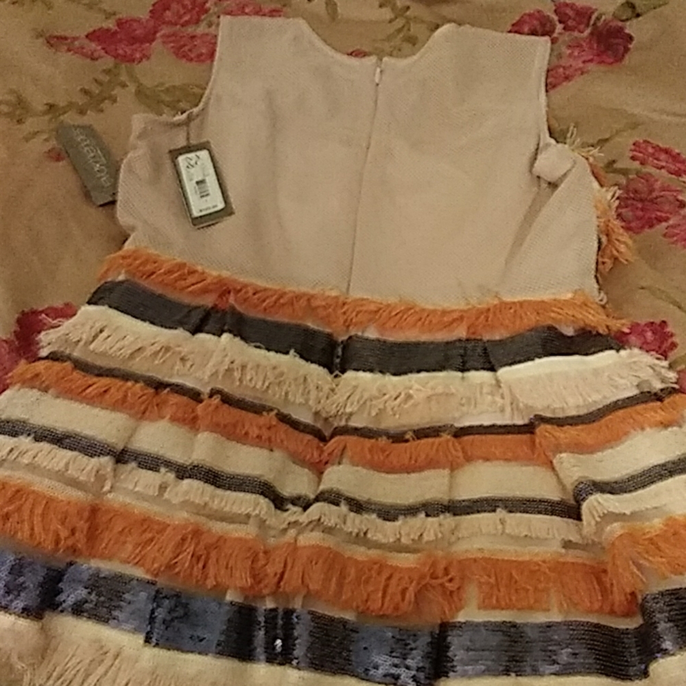 Dress - Picture 4 of 8